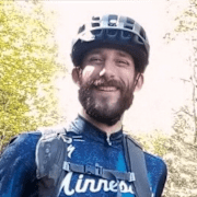 Alex Pretti/ Skrämdump ur video som visar skjutningen. 