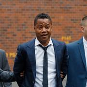  Cuba Gooding Jr på väg till polisstationen.