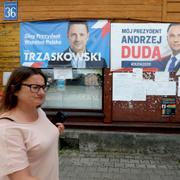 Affischer med presidentkandidaterna i Warszawa.