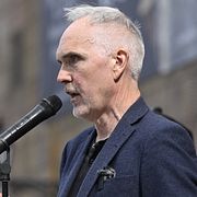 Bahnhofs vd Jon Karlung vid ett möte 2023.