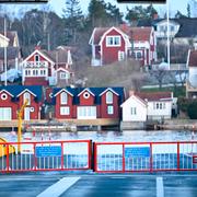 Bilen körde rakt igenom färjans grind.