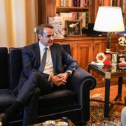 Kyriakos Mitsotakis i samtal med president Katerina Sakellaropoulou.