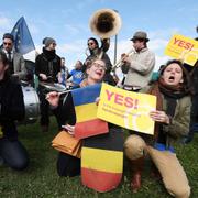 Demonstrationer för direktivet utanför EU-parlamentet.