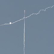 Donald Trump / israeliskt luftförsvar skjuter ner en robot från Jemen 2025.