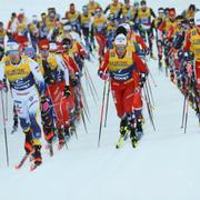 Bild från lördagens masstart i Val di Fiemme