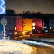 Lastbilar på kö utanför Landskrona.