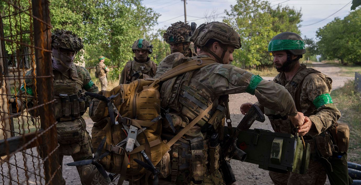 Ukrainska soldater nära fronten