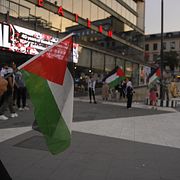 Palestinademonstration på Sergels Torg i Stockholm.