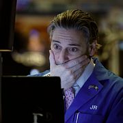 Tradern John Romolo på New York Stock Exchange. Arkivbild.