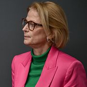 Civilminister Erik Slottner (KD) och finansminister Elisabeth Svantesson (M) under en pressträff där Matpriskommissionen överlämnade sin första redovisning av matprisernas utveckling inför att den halverade matmomsen träder i kraft den 1 april.