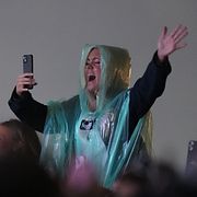 Fans på Hov1:s avskedskonsert på Gärdet i Stockholm 2025.