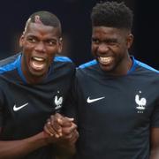 Frankrikes Paul Pogba och Samuel Umtiti