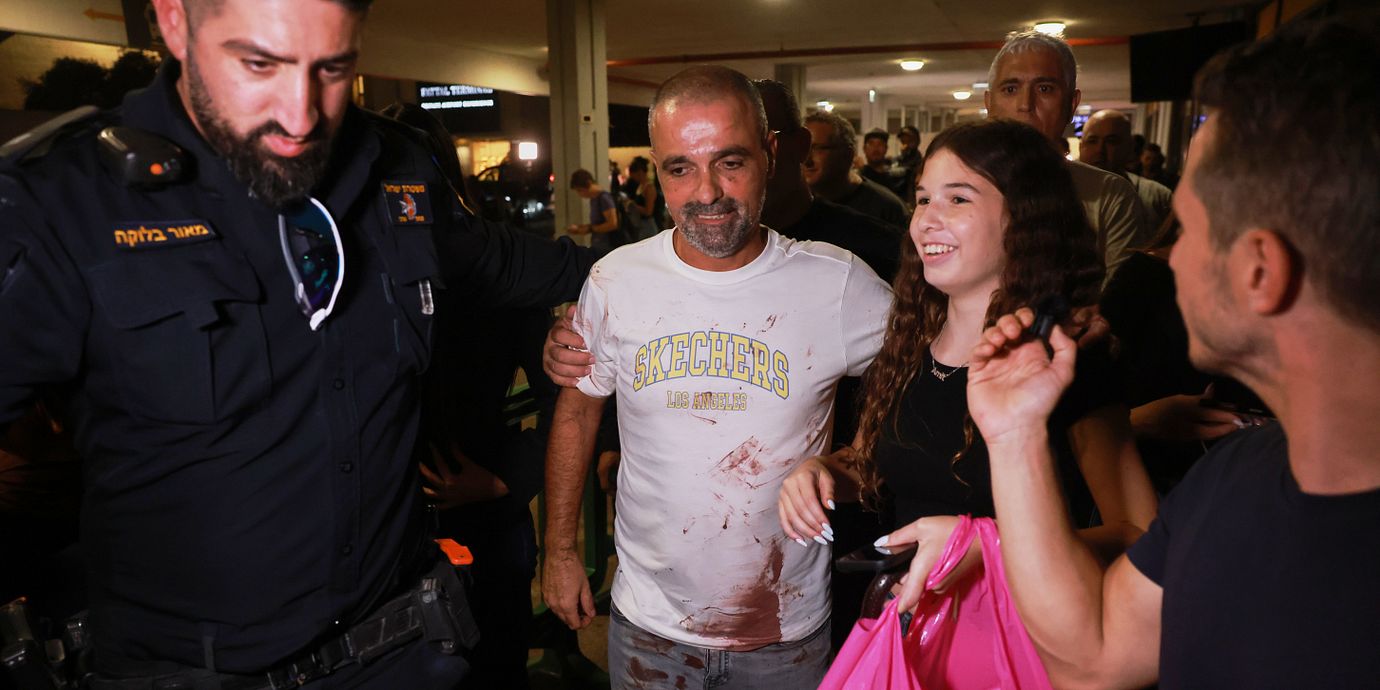 Yaniv Hayoun, en av passagerarna som ingrep, på flygplatsen i Tel Aviv. 30 september 2026.