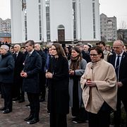 Delegationen i Butja. Maria Malmer Stenergard (M) till höger i bild.