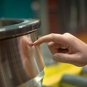 Arkivbild: Tillverkning av lager vid SKF:s fabrik i Göteborg.