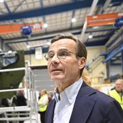 Statsminister Ulf Kristersson besöker försvarsföretaget BAE Systems Bofors i Karlskoga den 2 oktober.