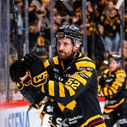 Skellefteås Arvid Lundberg jublar .