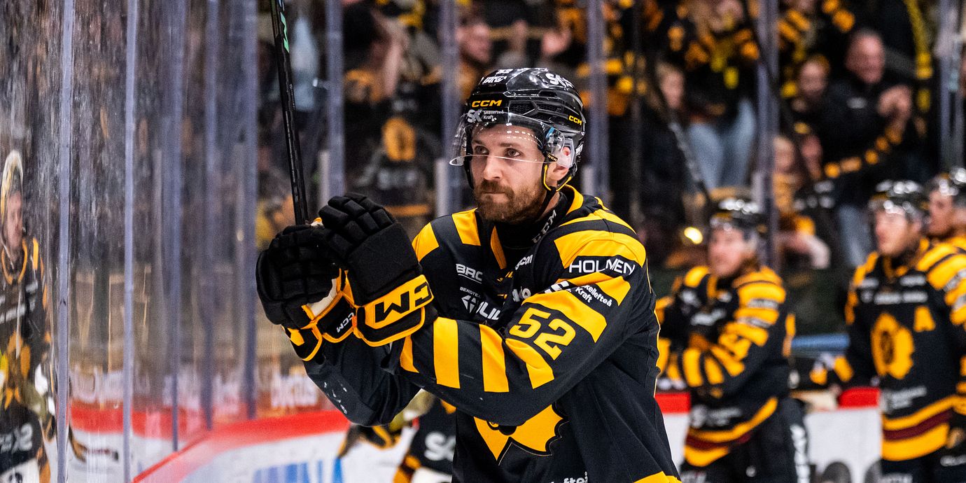 Skellefteås Arvid Lundberg jublar .