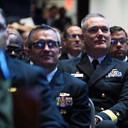 Amerikanska toppmilitärer lyssnar på Donald Trump, arkivbild.