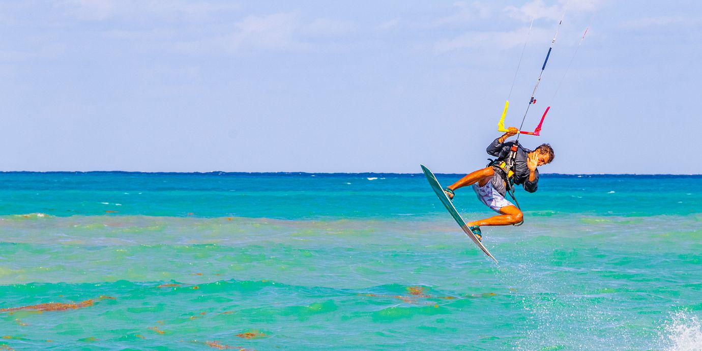 Illustrationsbild. Man njuter i Playa del Carmen i Quintana Roo på Yucatánhalvön i Mexiko.