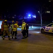 Polis och räddningstjänst på platsen. 