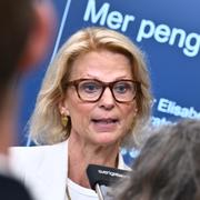 Finansminister Elisabeth Svantesson (M) intervjuas i samband med en pressträff där regeringen och Sverigedemokraterna presenterar nyheter från den kommande höstbudgeten. 