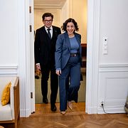 Riksdagens talman Andreas Norlén träffar Liberalernas partiledare Simona Mohamsson (L) under första talmansrundan.