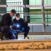 Polisens kriminaltekniker på plats efter mordet