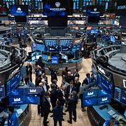 Goldman Sachs var en av bankaktierna som steg efter rapporten, medan Wells Fargo och Citigroup backade.