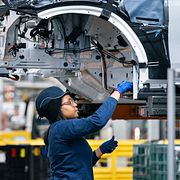 Arbetare på BMW:s fabrik i South Carolina, USA.