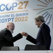 Frans Timmermans och USA:s klimatsändebud John Kerry under COP27. 