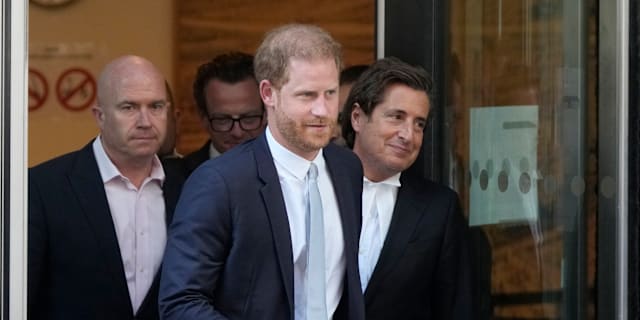 Prins Harry och hans advokayer Frank Augstein / AP
