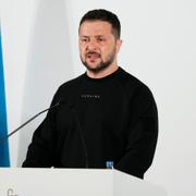 Zelenskyj talar under G7-mötet.