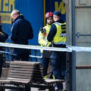 Polis och räddningstjänst på plats efter att kvinnan blev påkörd av ett tåg på Lund central.