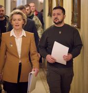 Ursula von der Leyen och Volodymyr Zelenskyj. AP