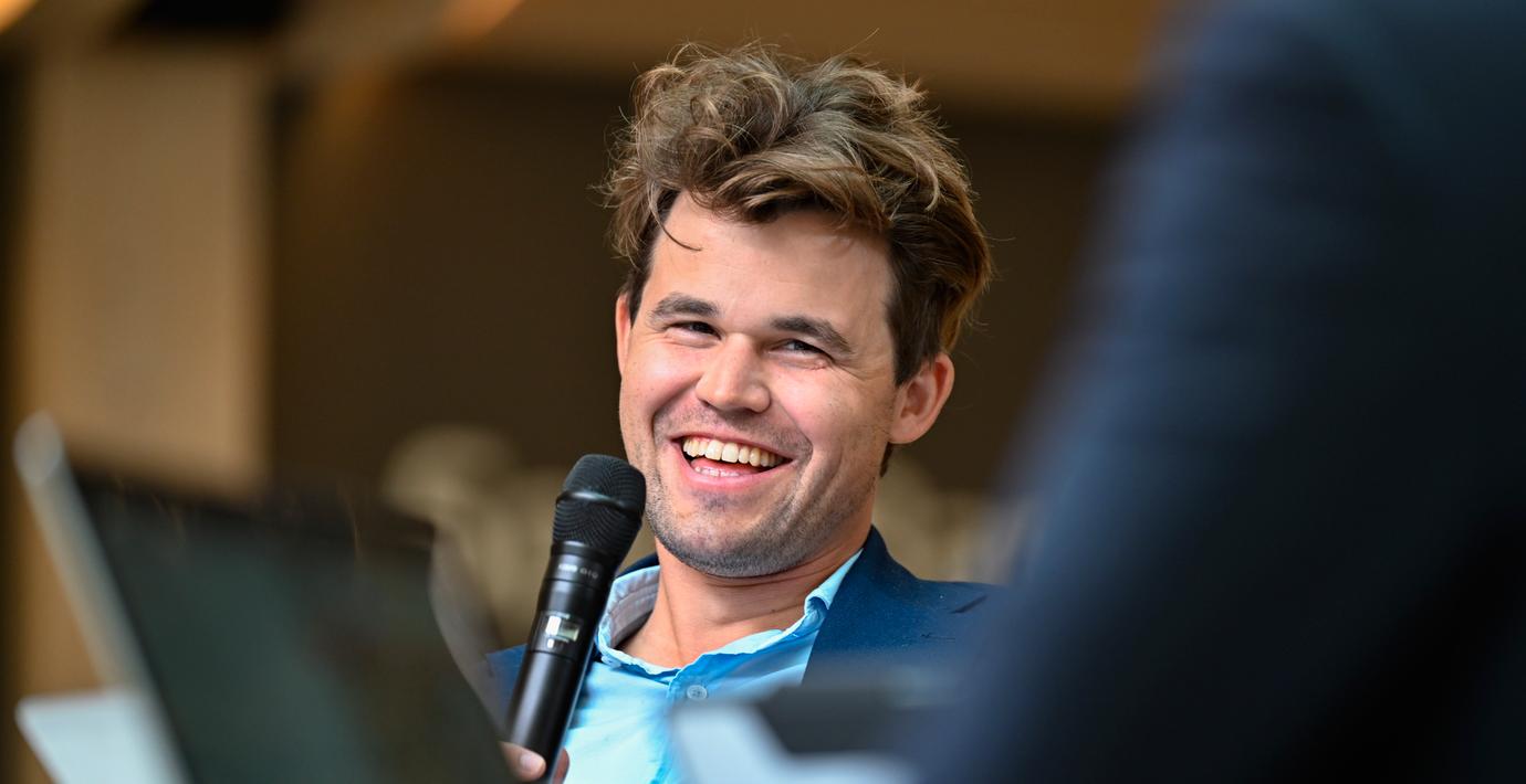 Magnus Carlsen Returns to World Chess Championship After Dress Code Dispute