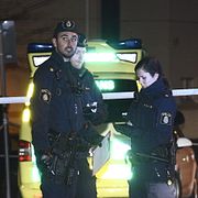 En person har hittats skadad efter skottlossning i Sickla i Nacka.