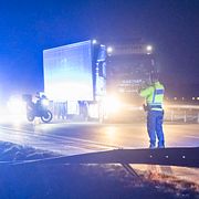 Lastbil på E6 har hamnat i diket utanför Ängelholm, 5 april.