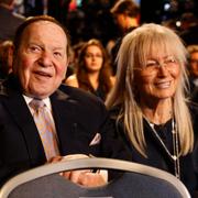 Sheldon Adelson och hans fru Miriam i februari 2020.