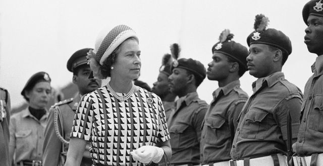 Drottning Elizabeth II besöker Barbados 1977. BH / TT NYHETSBYRÅN