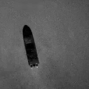 Videomaterial som sägs visa en attack mot en båt som påstås smuggla narkotika.