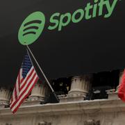 Den amerikanska flaggan samsades under en kort period med den schweiziska i stället för den svenska inför Spotifys notering