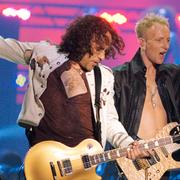 Vivian Campbell till vänster med Phil Collen.