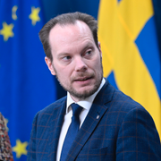 SD:s Martin Kinnunen och Klimatminister Romina Pourmokhtari. 