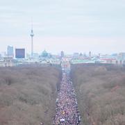 Demonstranter i Berlin på söndagen. 