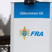 FRA , Försvarets radioanstalt, på Lövön i Stockholm.
 