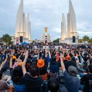 Protester i Bangkok efter att parlamentet nekat Pita Limjaroenrat som statsminister.