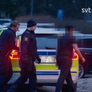 Polisen griper en person som misstänks vara en del av nätverket.