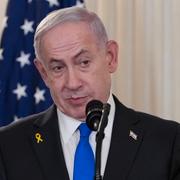 Benjamin Netanyahu i Vita huset. 