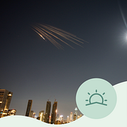 Iranska robotar över Israel på fredagsmorgonen.